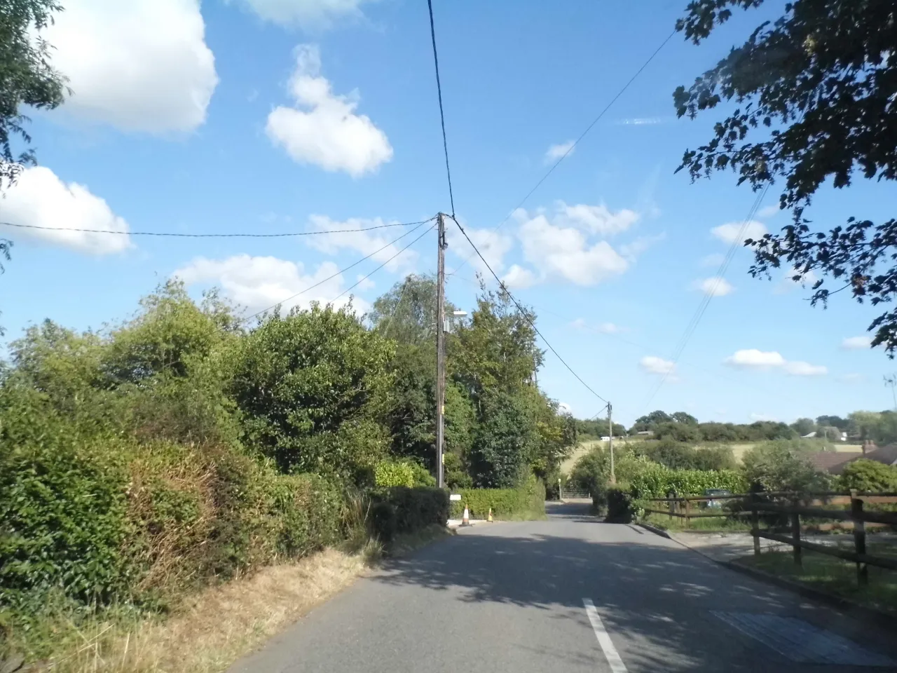 Jail Lane in Aperfield, running through open countryside near the hamlet