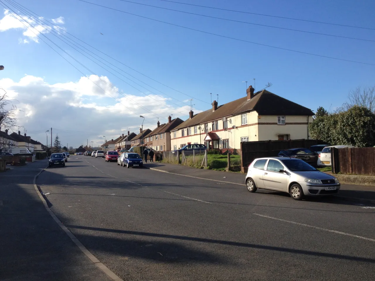 Mayplace Avenue, a street of houses in Barnes Cray