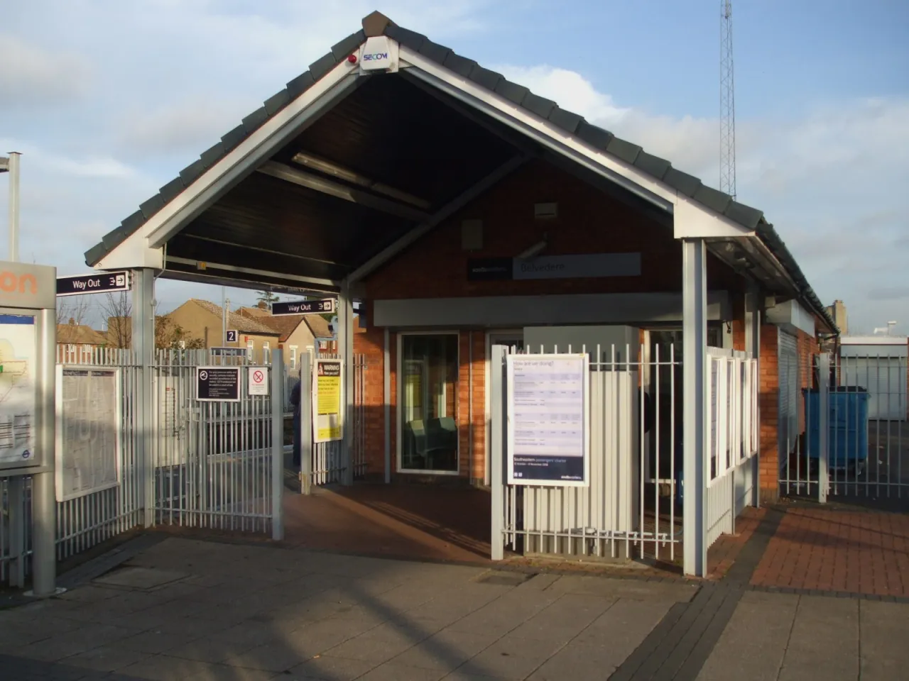 Belvedere railway station building and platform