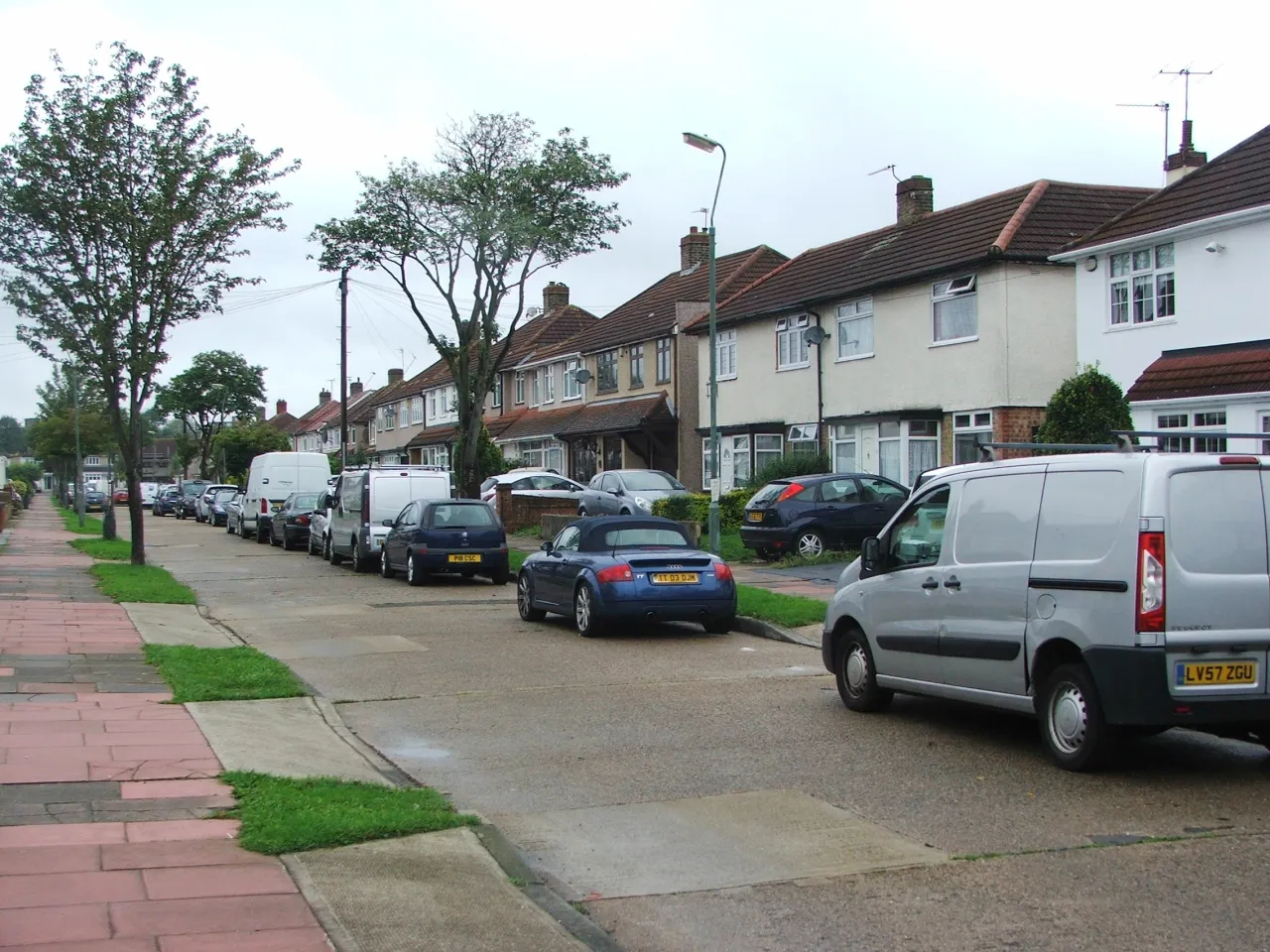 Terraced houses on Raeburn Road, Blackfen