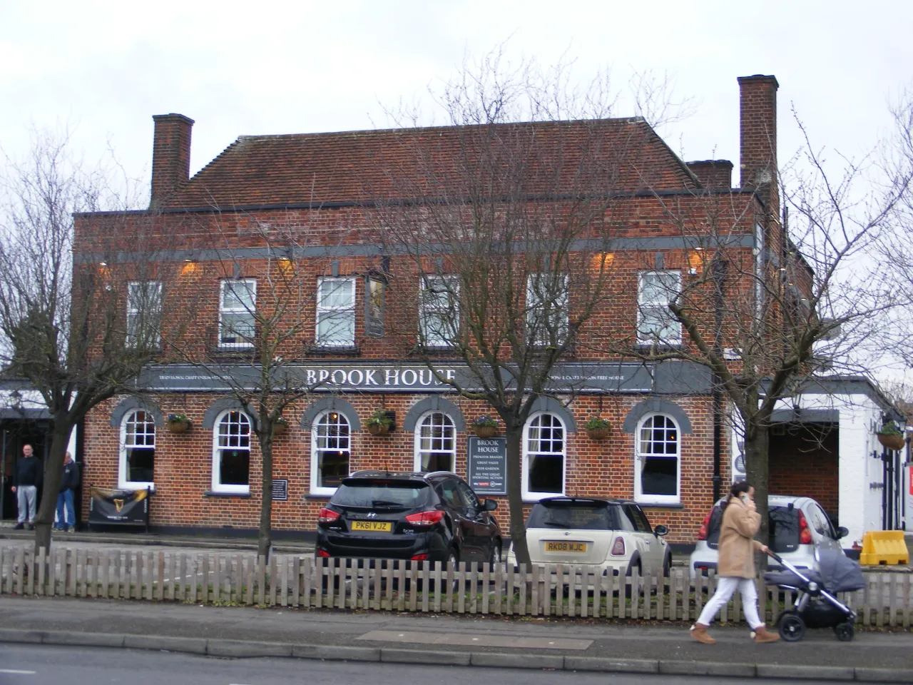 Brook House, a pub on Kingshill Avenue, Hayes UB4