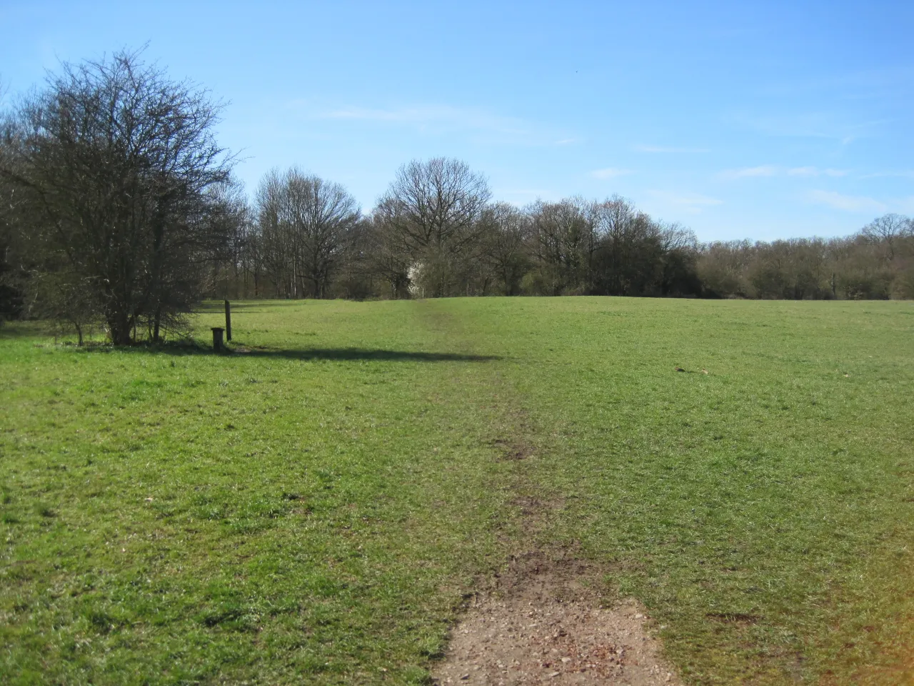 Open grassland and footpath in Jubilee Country Park, Petts Wood