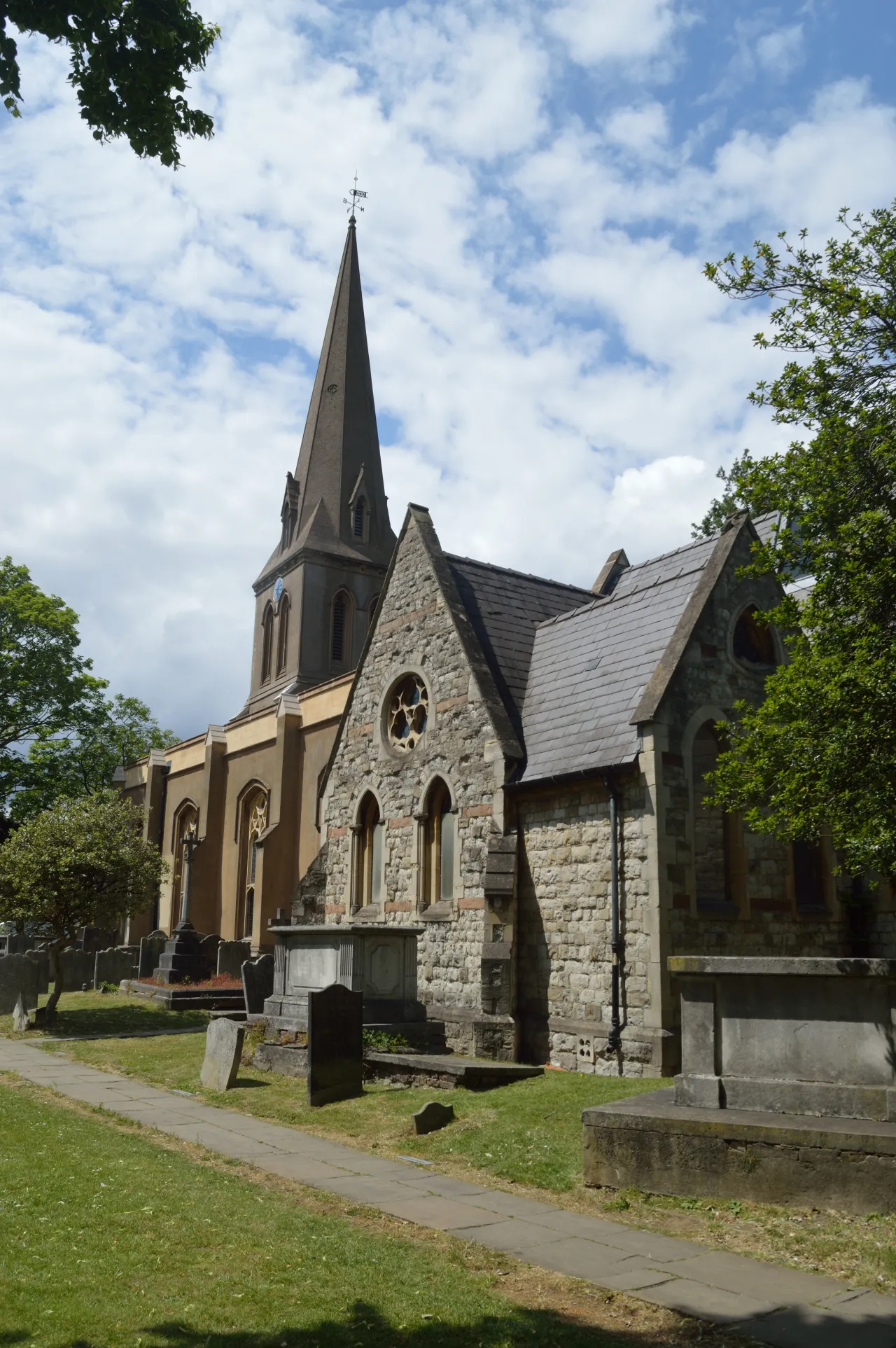 St Leonard's Church, Streatham, seen from the east on Streatham High Road
