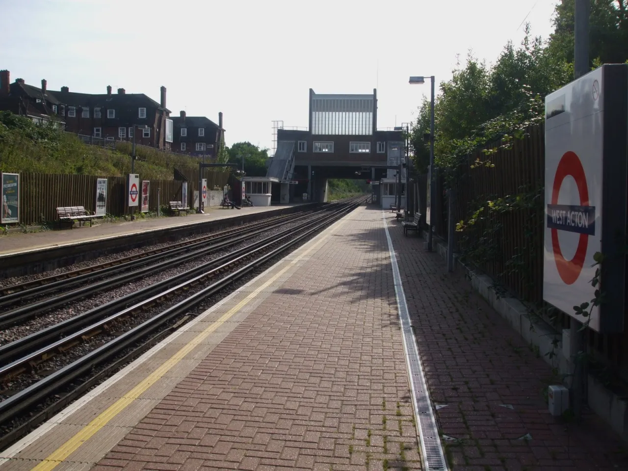 The westbound platform at West Acton tube station on the Central line